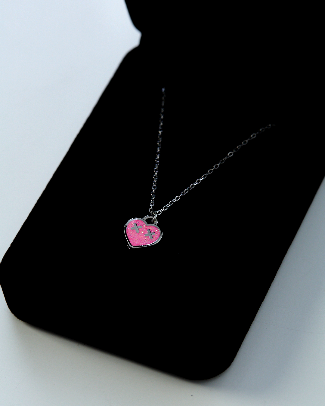 HANNAH Glittery Pink Pendant x Eyes